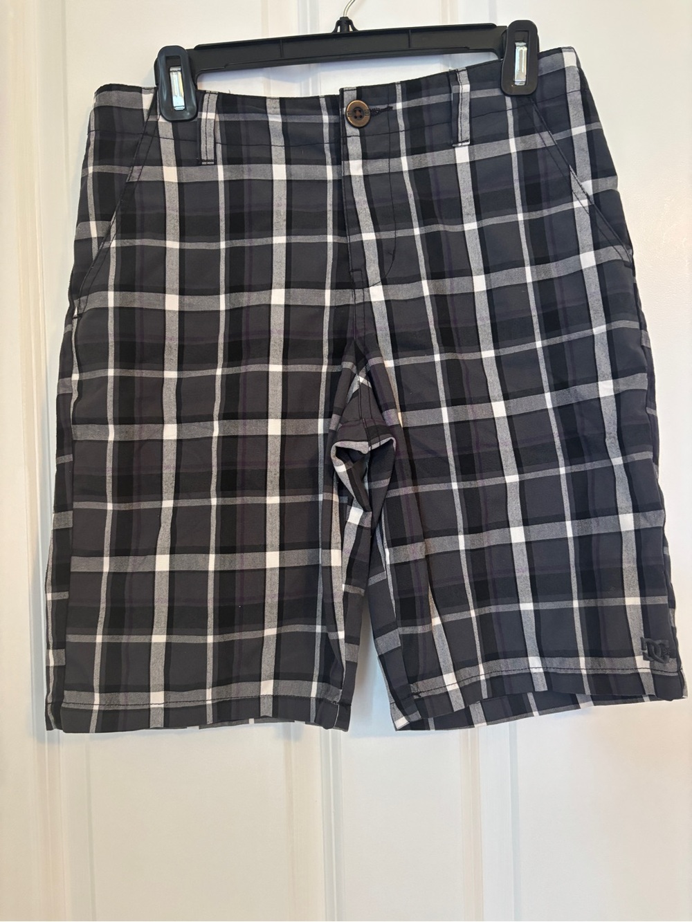 DC Men's Black and Gray Plaid Flat-Front Shorts. Size 28. Poly Blend, Pockets.